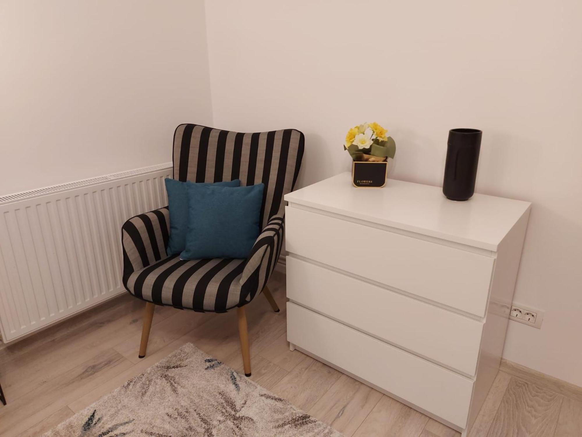 Zara Studio Braşov Extérieur photo
